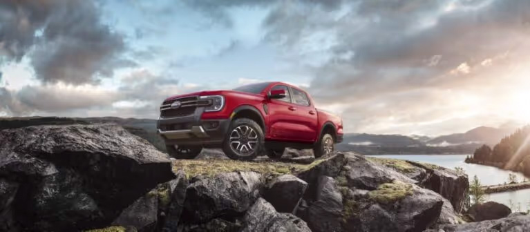 25 Ford Ranger Parked On Rocks 767x336